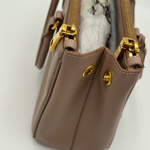 Prada Saffiano Leather Medium Galleria Crossbody - Picture 8 of 17